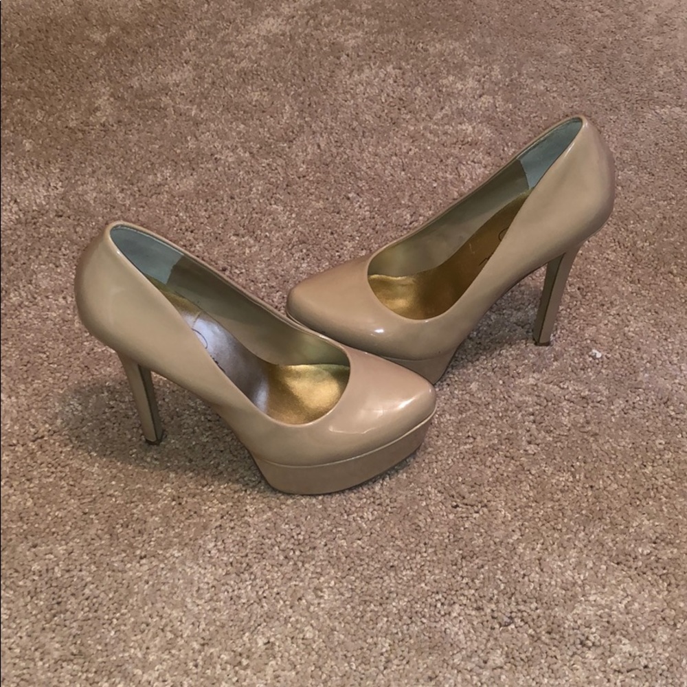 JESSICA SIMPSON NUDE HEEL - size 6